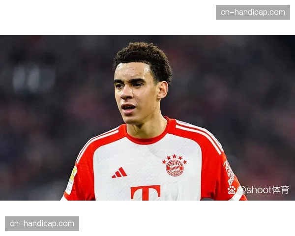 穆西亚拉确认脚伤好转，半场换下为保护球员